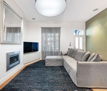 Furnished Executive Rental - Three Bedroom with Separate Study + Pa... - Photo 3