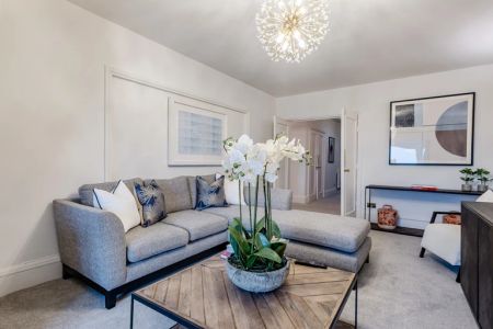4 Bedroom Penthouse - Photo 4