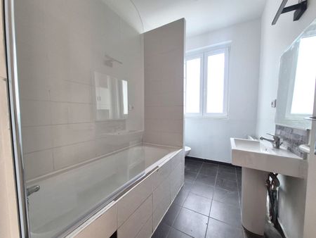 Location Appartement 2 pièces 50m² ROUBAIX 59100 - Photo 3