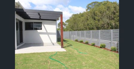 DUPLEX IN CREEKWOOD - Photo 4