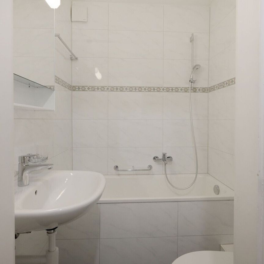 Living with charm - Photo 1