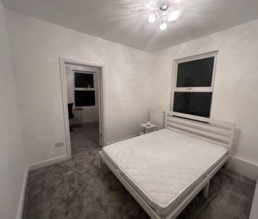 Warham Road Room 3 - Photo 2