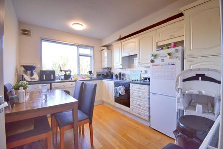 Queens Road, Hersham, Walton-on-Thames, KT12 - Photo 5