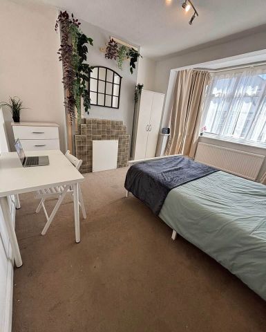 Room in a Shared Flat, Sherboro Road, N15 - Photo 3