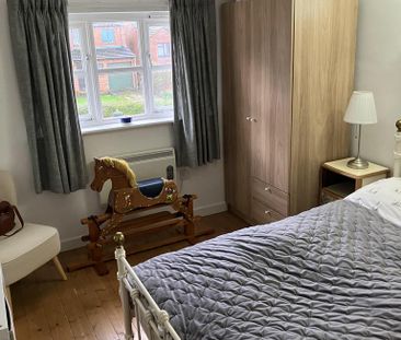 2 bedroom terraced house to rent - Photo 2