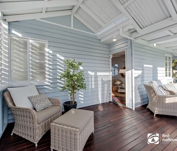 BEAUTIFUL COTTAGE IN OYSTER POINT - "RYAN COTTAGE " - Photo 2