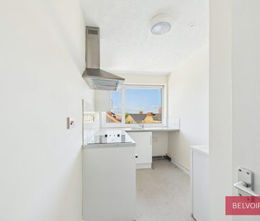 Flat to rent on - Photo 1