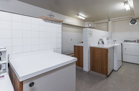 Park Towers - Photo 2