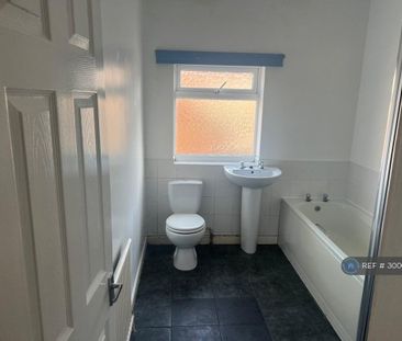 3 bedroom terraced house to rent - Photo 6