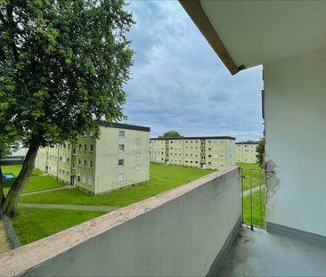 Gut geschnittene 3-Zi.-Wohnung mit Balkon! - Foto 1