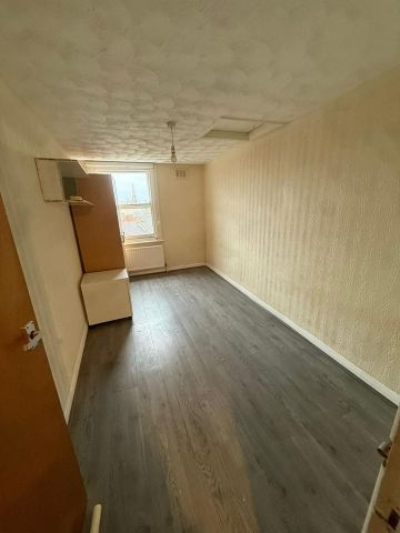 2 Bed Flat, Westow Hill, SE19 - Photo 4