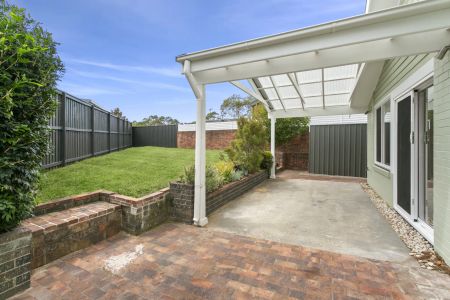 Immaculate low maintenance home in tranquil & private cul-de-sac - Photo 4