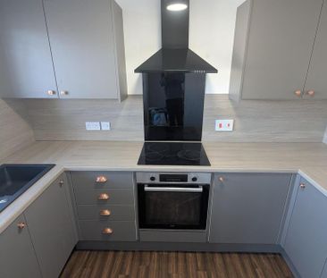 2 bedroom flat to rent - Photo 3