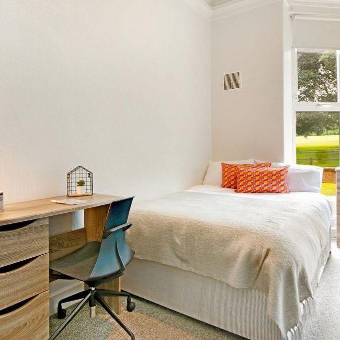 1 bedroom in a house share to rent - Photo 1