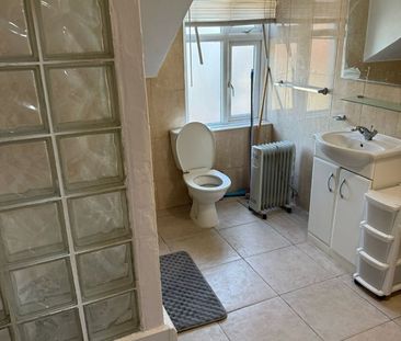 Studio Flat, Fulham Palace Road, W6 - Photo 3