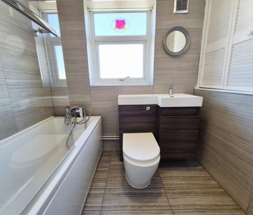 3 bedroom terraced house to rent - Photo 6