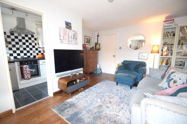 3 bedroom maisonette to rent - Photo 1