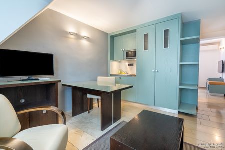 Welc(H)ome® by RIDA FLATS – D’dorf City! Charmant + Top Lage! Aufzug • Balkon • AC • Löffelfertig - Photo 5