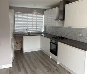 3 bedroom terraced house to rent - Photo 4