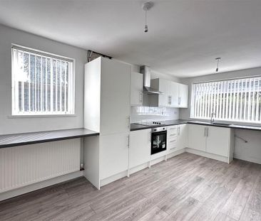 2 bedroom end of terrace house to rent - Photo 4