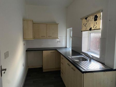 2 bedroom terraced house to rent - Photo 4