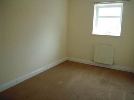 4 bedroom semi-detached house to rent - Photo 4