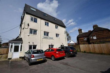 Bedroom Ground Floor Apartment In Godalming, GU7 - Photo 4