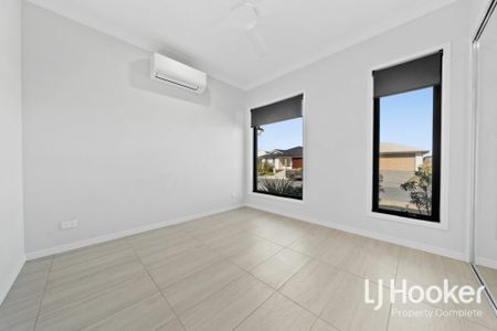 Expansive Family Home in Sequana Estate with all the Upgrades - Photo 5