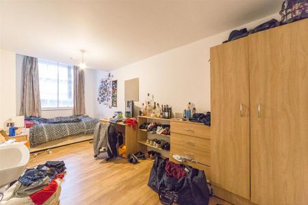 3 bedroom apartment to rent - Photo 5