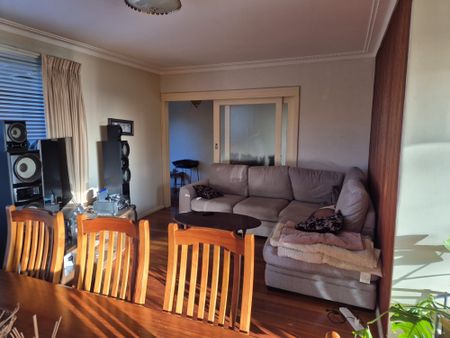 Mount Waverley - Photo 3