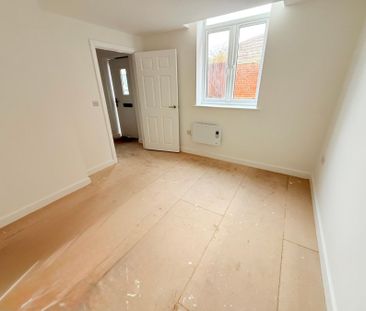 Sherborne Road, Yeovil, Somerset - Photo 1