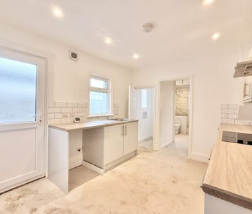 2 bed House Brickfield Cottages, SS4 - Photo 6