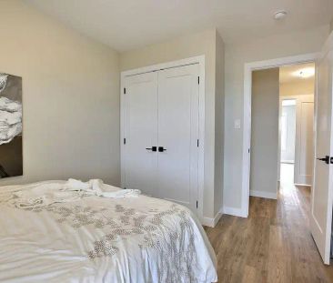 Henley Heights — 3 Bedroom Townhome - Photo 1