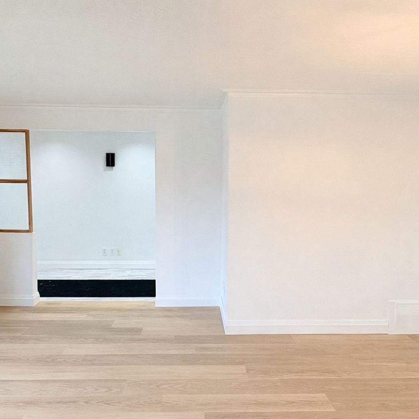 For Lease - 98 Benshire Drive Unit# Main, Toronto, Ontario - Photo 1