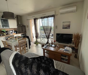 Location Appartement 2 pièces 45m² SALON DE PROVENCE 13300 - Photo 3