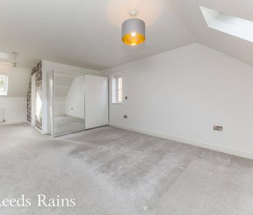 3 bedroom semi-detached house to rent - Photo 5