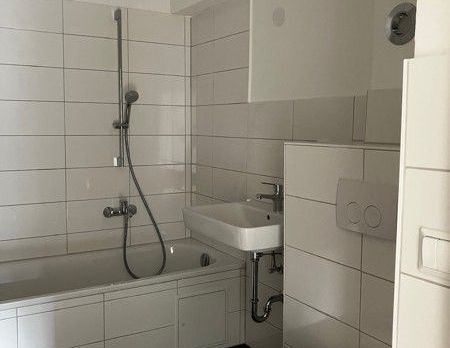 Sanierte 1-Zimmer-Wohnung mit Einbauküche - Foto 1