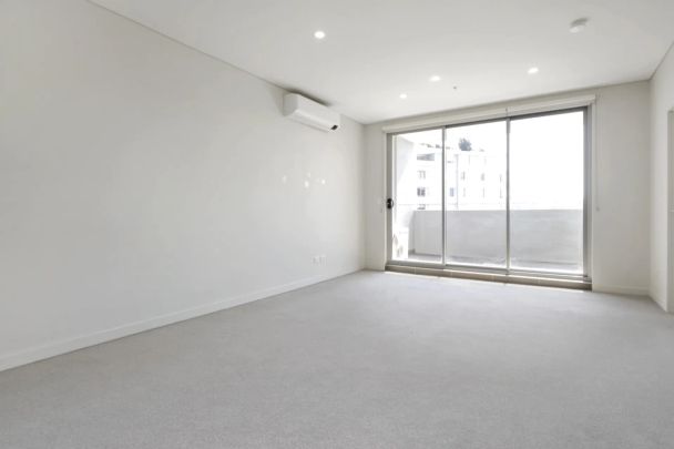 Immaculate and Convenient Two Bedroom Apartment - Photo 1