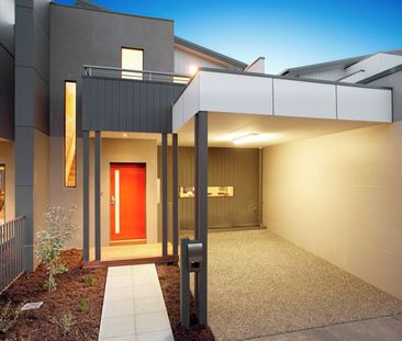 TWO BEDROOM TOWNHOUSE - PERFECTLY POSITIONED - Photo 3