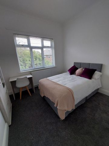 1 bedroom in a house share to rent - Photo 2