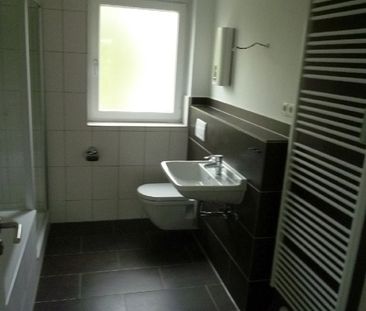 Wohlfühlen leicht gemacht – 2 Zimmer, Balkon und Bad mit Wanne und ... - Photo 3