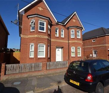 Wood Court, St Johns Wood Road, Ryde, PO33 - Photo 4