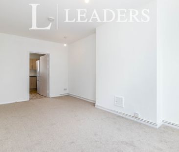 2 bedroom apartment to rent Woodcote Road, Wallington, SM6 - Photo 1