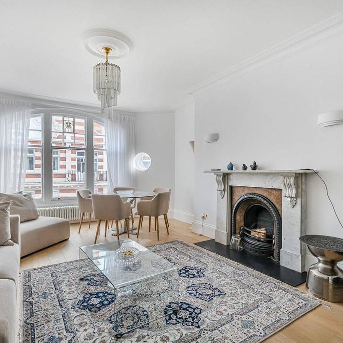 4 bedroom flat to rent - Photo 1