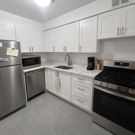 For Lease - 44 Walmer Road Unit# 307, Toronto, Ontario - Photo 4