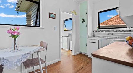 Charming Two Bedroom - Photo 2