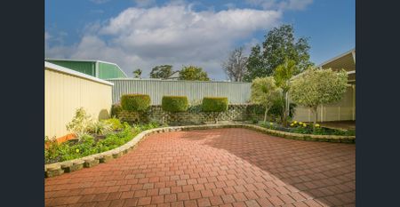 4-Bedroom House in Thornlie - Your Perfect Home Awaits! - Photo 3