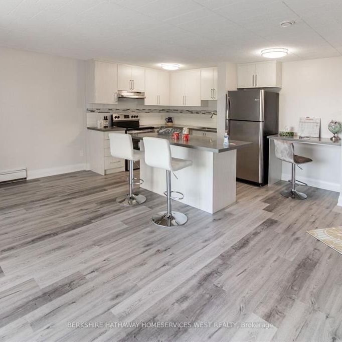 For Lease - 6287 O'neil Street Unit# 8, Niagara Falls, Ontario - Photo 1