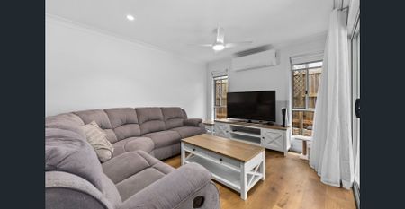 Contemporary Family Living with Outdoor Entertaining Appeal - Photo 3