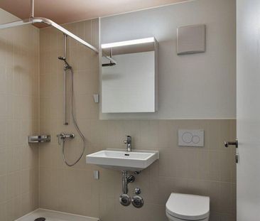 Living in a vibrant neighborhood - Foto 1